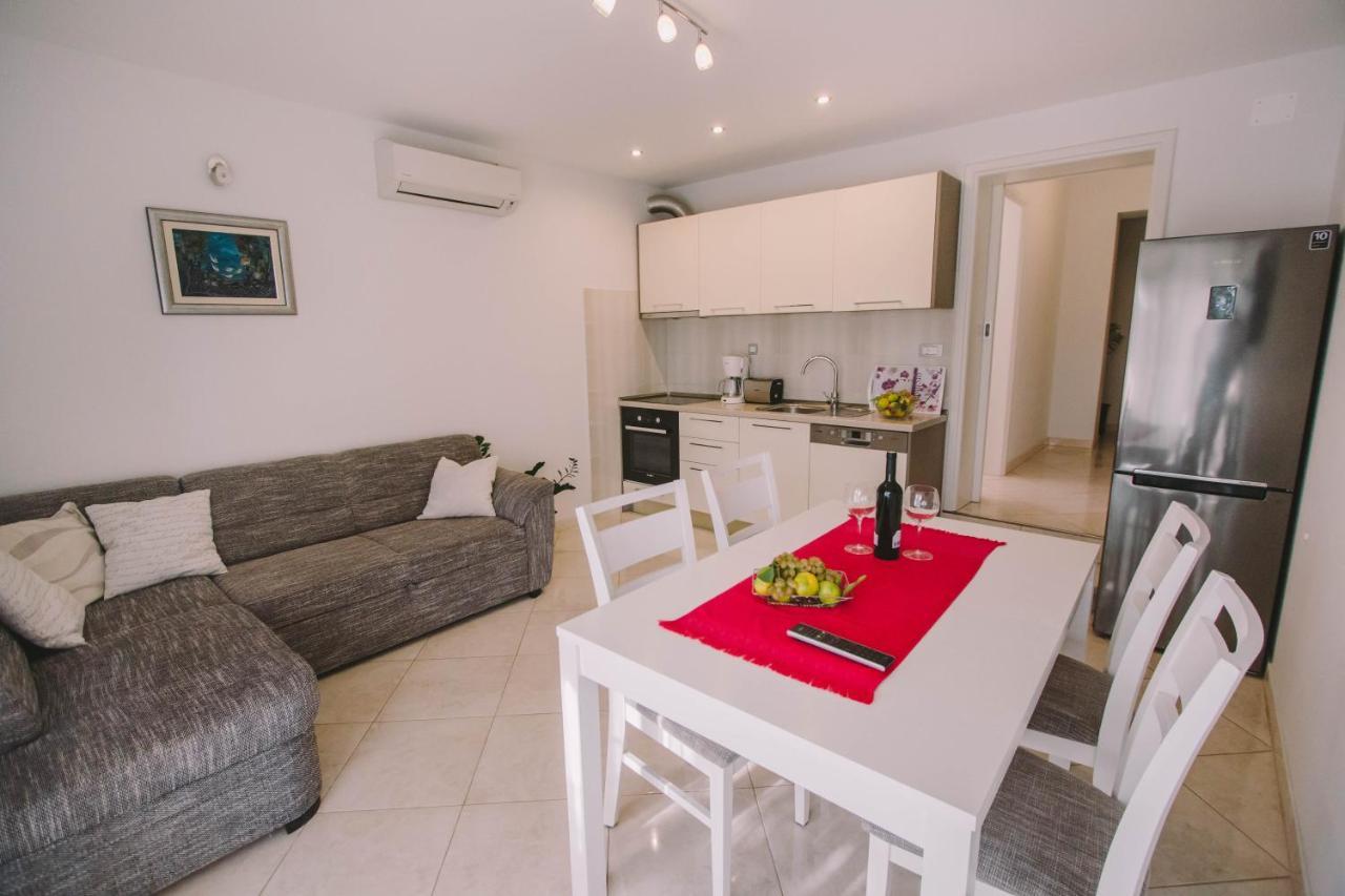 פודסטראנה Apartments Jasna מראה חיצוני תמונה