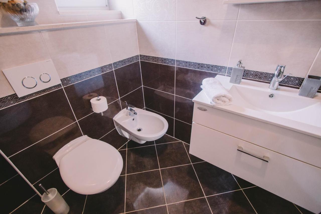 פודסטראנה Apartments Jasna מראה חיצוני תמונה
